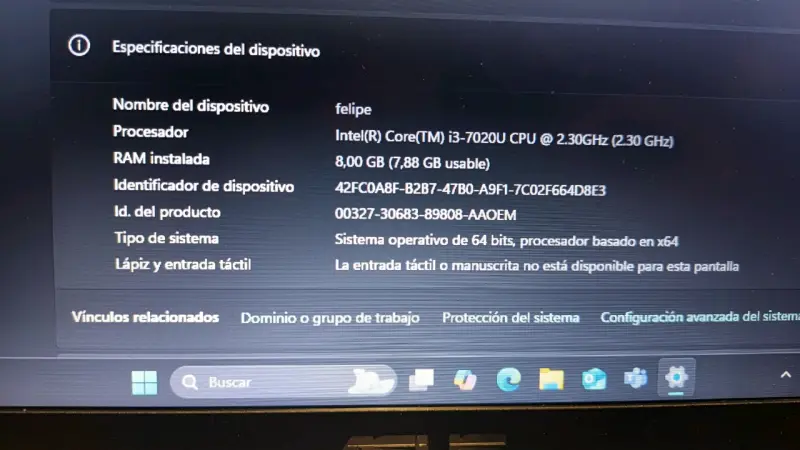 Laptop ASUS i3 7 Generación con cargador - 3