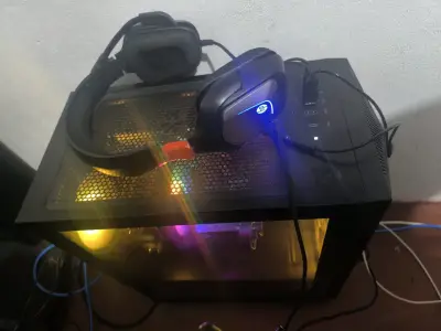 Computador de escritorio - miniatura 2