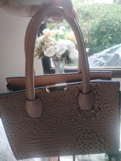 Cartera marrón texturizada - miniatura 3