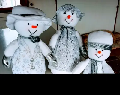 Muñeca navideña de tela - miniatura 4