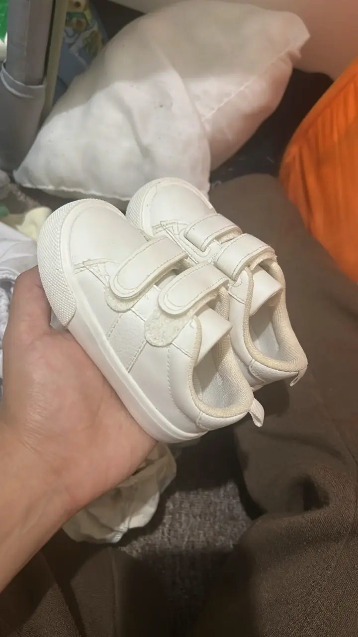 Zapatillas blancas para niños