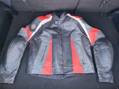 Chaqueta de moto negra y roja - miniatura 1