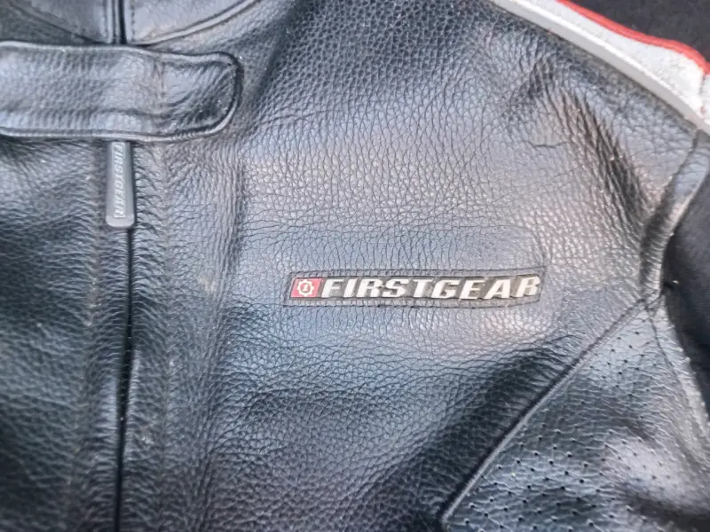 Chaqueta de moto negra y roja - 2