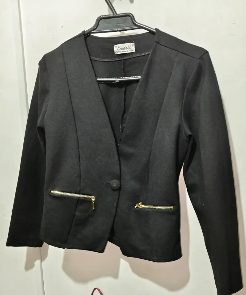 Blazer negro con cremallera - 1