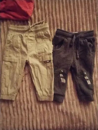 Conjunto de ropa infantil con capucha - miniatura 2