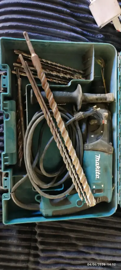 Rotomartillo Makita HR2470  maletín más 11 brocas - miniatura 2