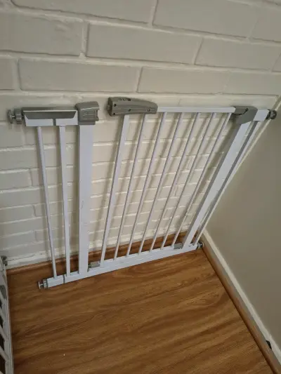 Reja de seguridad para puertas infanti - miniatura 2