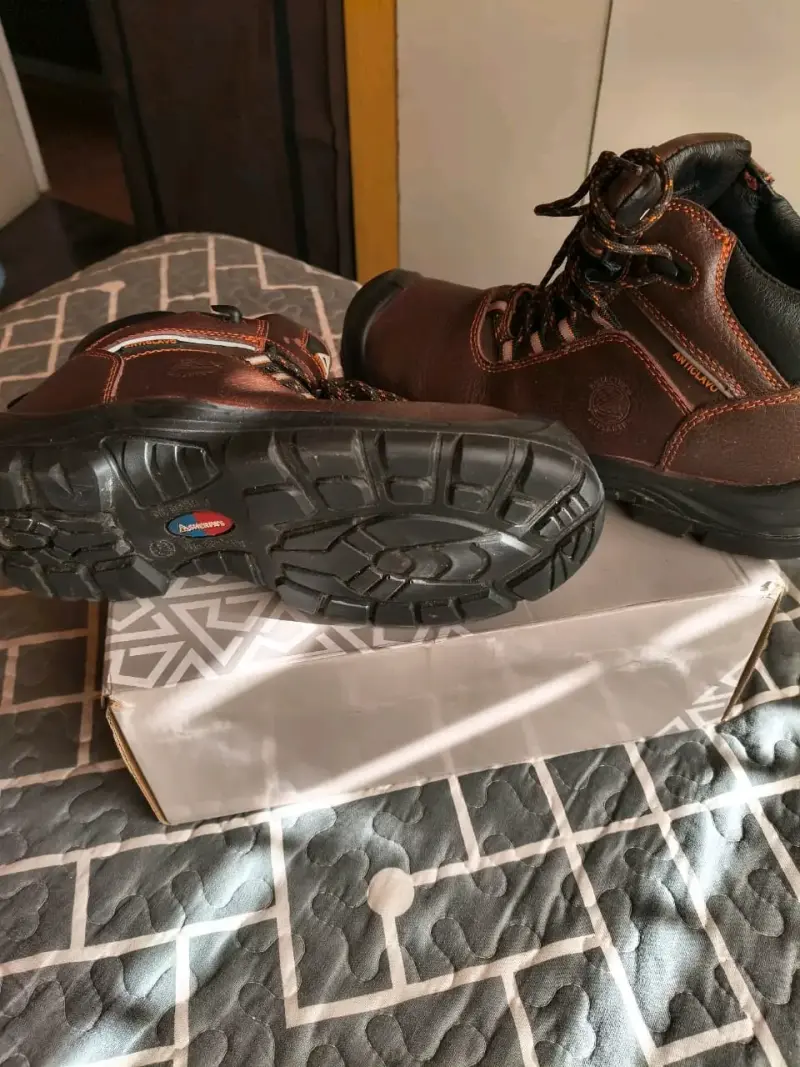 Botas de trabajo marrones Anticamo - 1