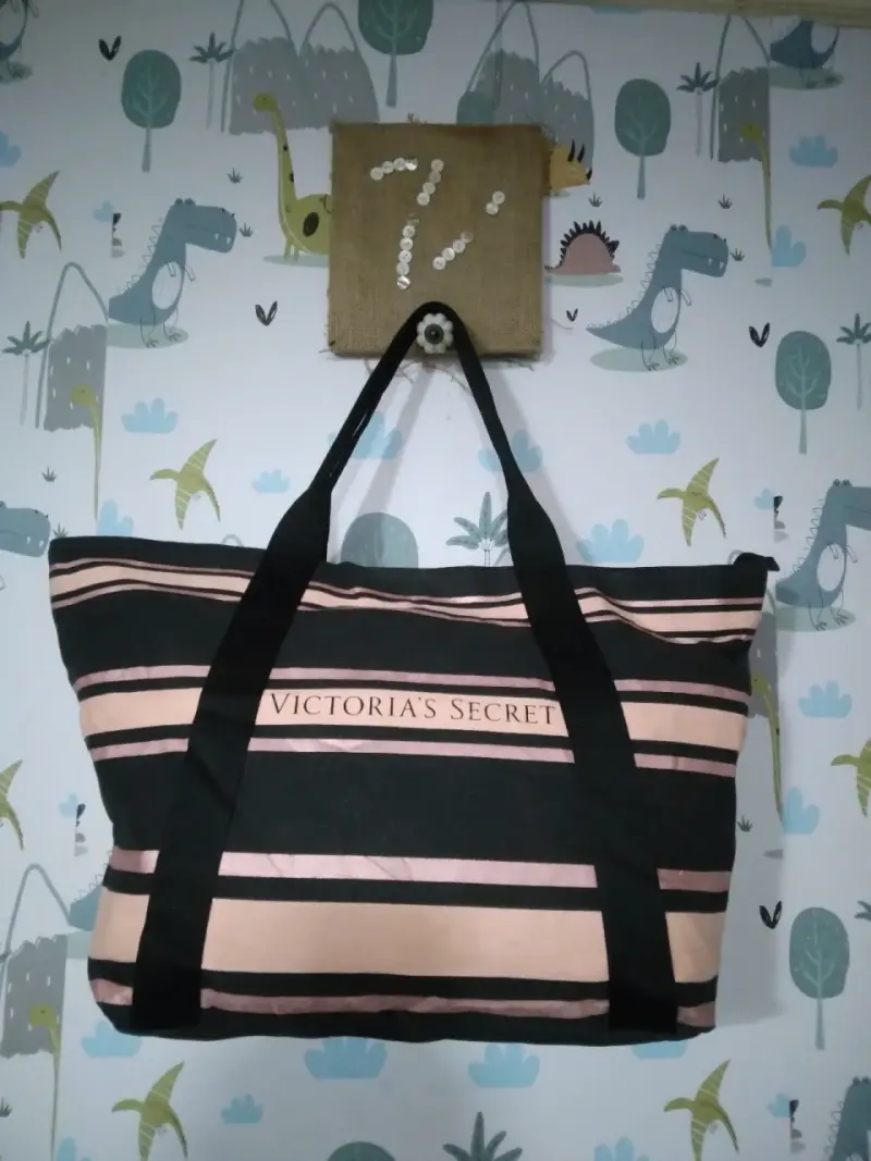 Bolso Victoria's Secret rayado