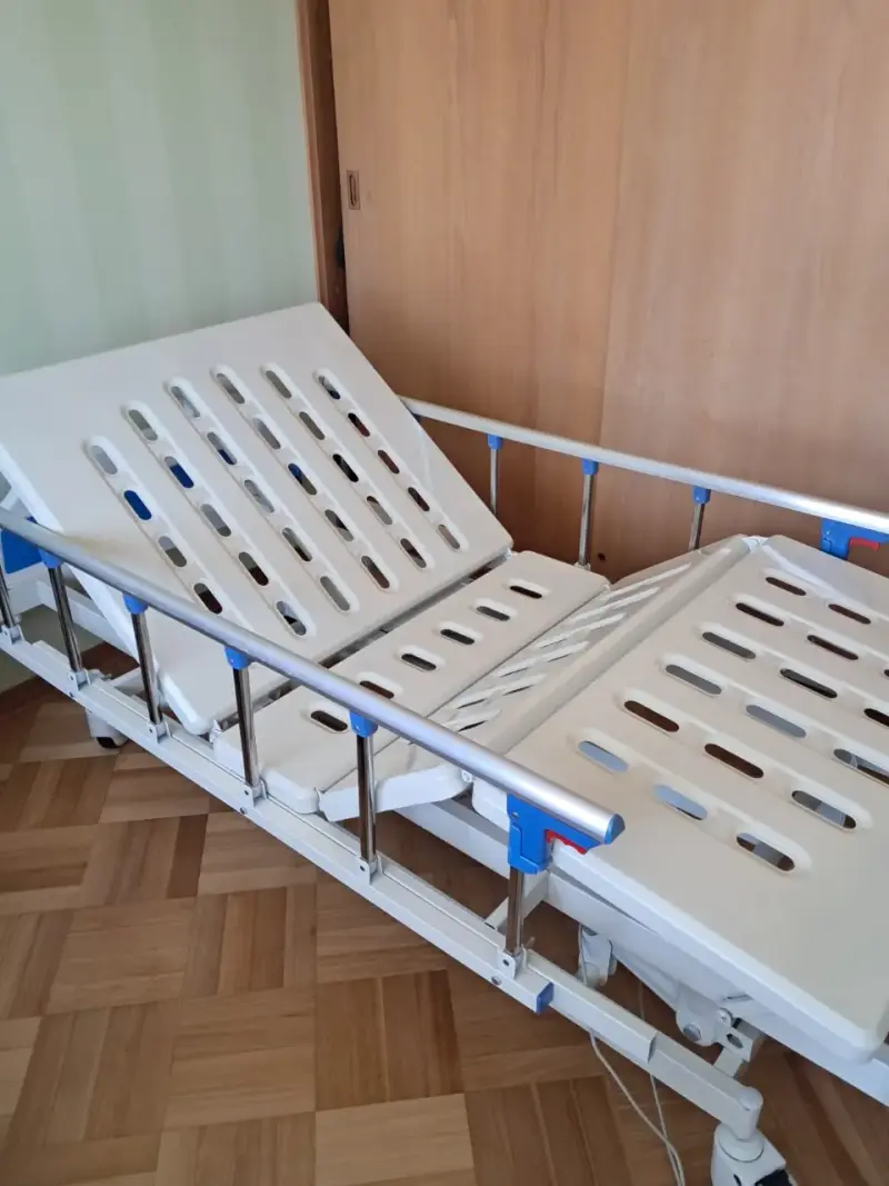 Cama clínica ajustable - 1