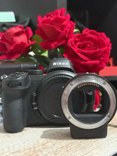 Cámara Nikon Z5 con accesorios - miniatura 3