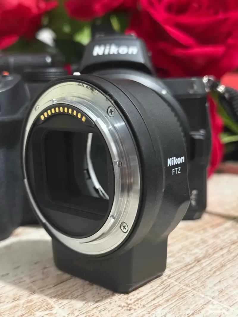 Cámara Nikon Z5 con accesorios - 5