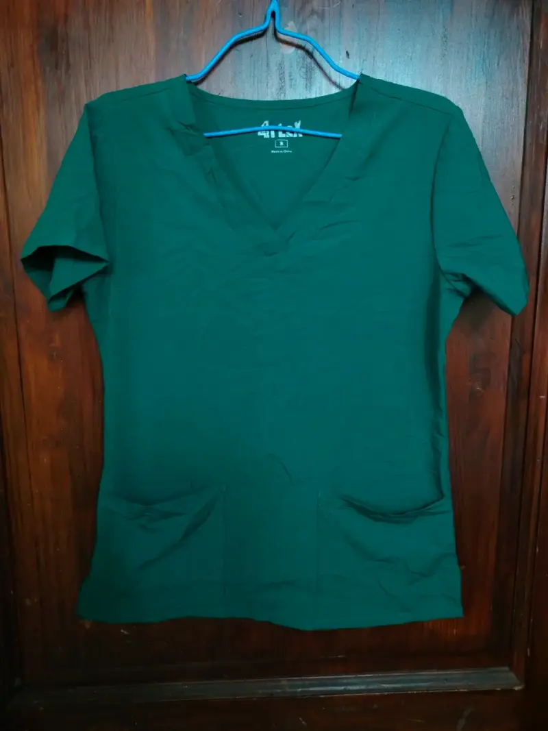 Blusa médica verde de mujer
