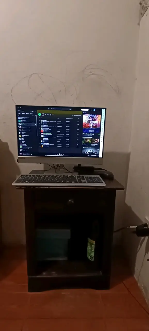 Computador todo en uno Lenovo - 3