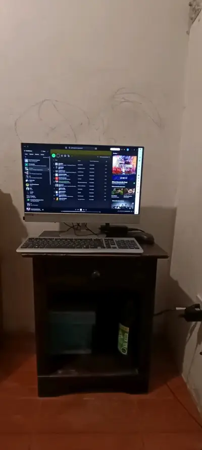 Computador todo en uno Lenovo - miniatura 3