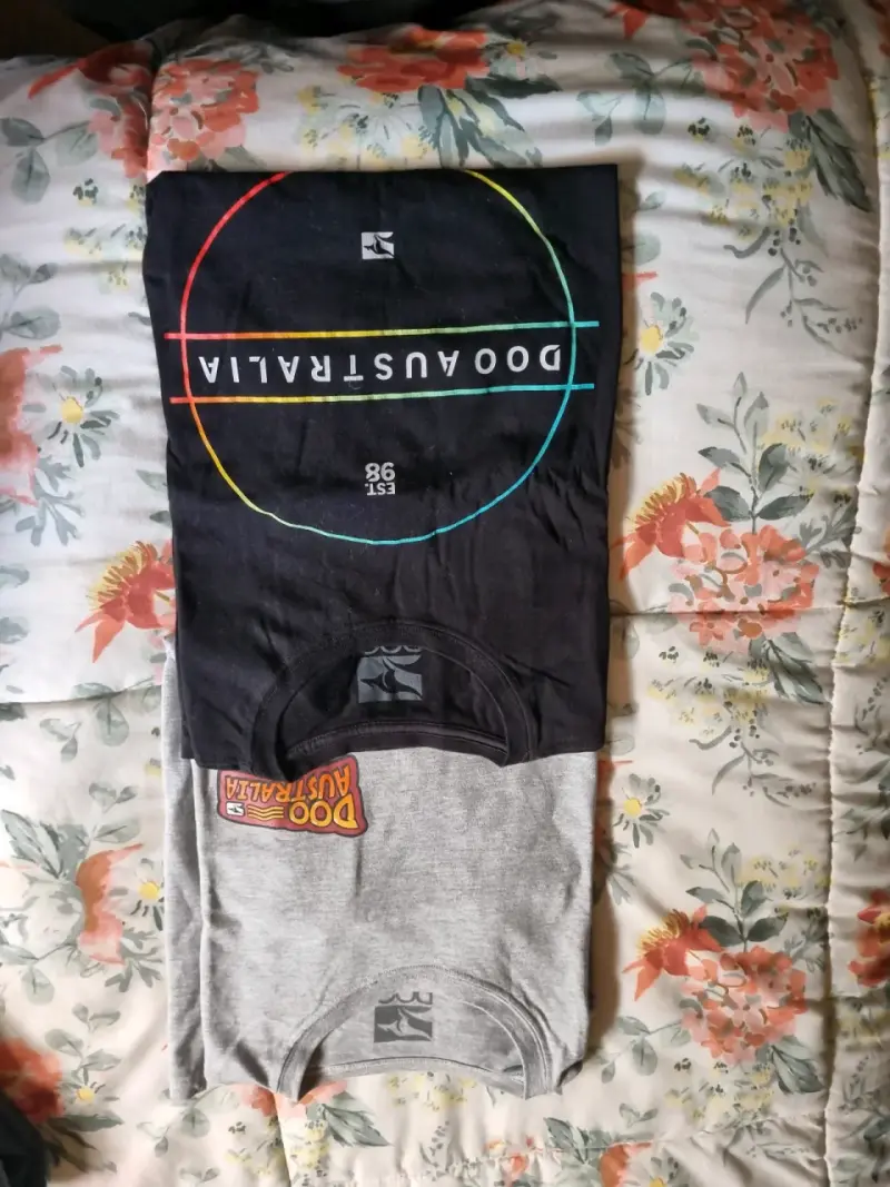 Polera negro Palms Beach talla M y las otras S - 2