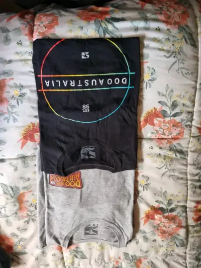 Polera negro Palms Beach talla M y las otras S - miniatura 2