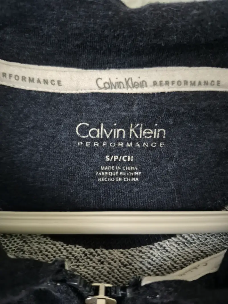 Polerón Calvin Klein azul con cierre - 2