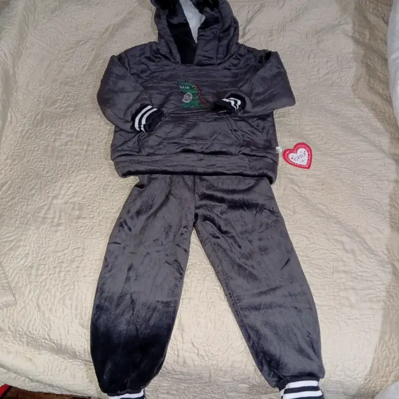 Conjunto polar gris con capucha - 1