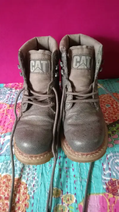 Botas CAT marrones - miniatura 1