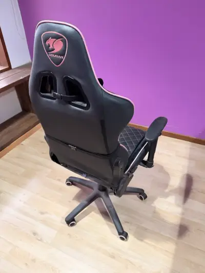Silla gamer negra Cougar - miniatura 3