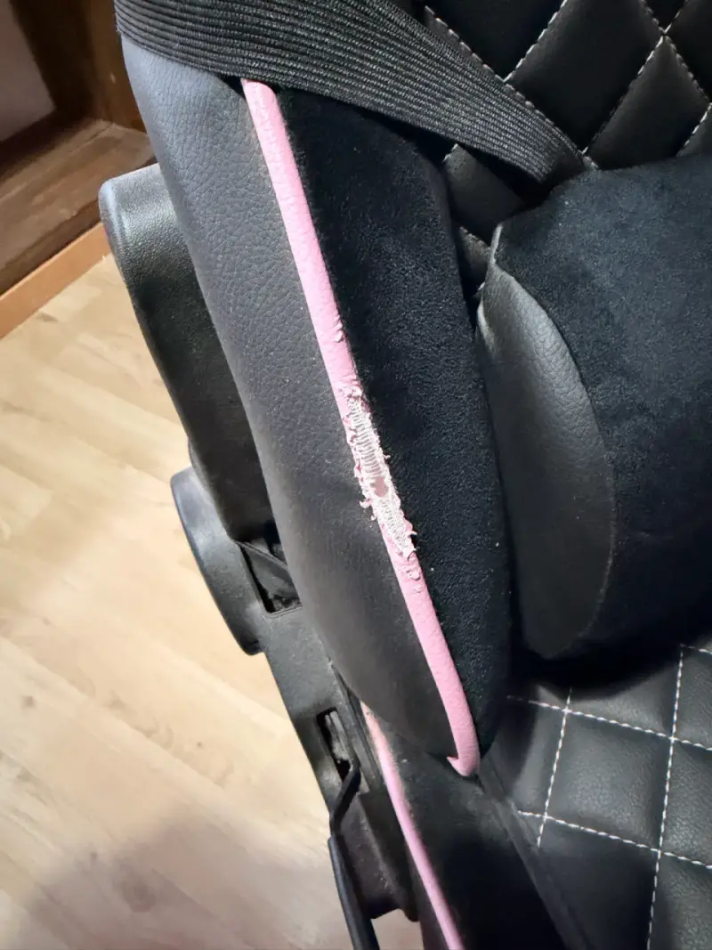 Silla gamer negra Cougar - 4
