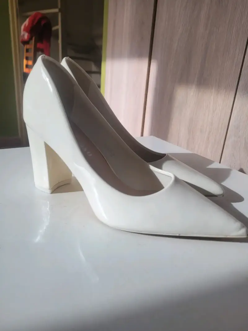 Zapatos de tacón blancos - 2