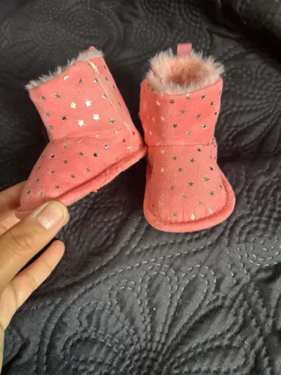 Pantuflas bebé rosadas con estrellas - miniatura 3