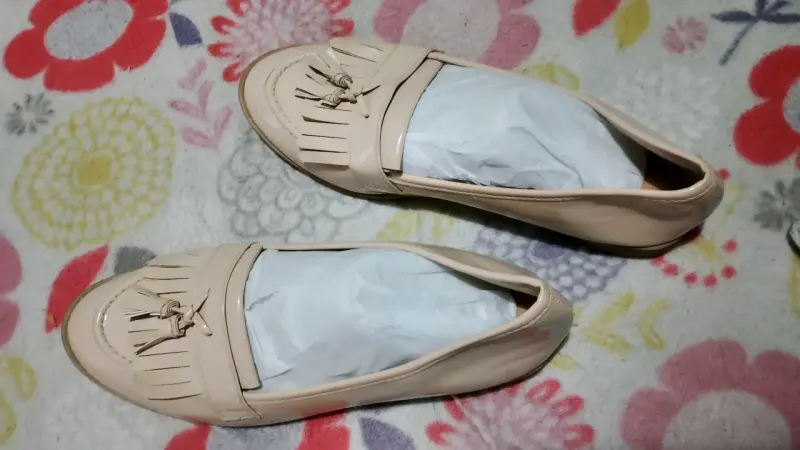 Mocasines nude con flecos 37.charol - 1