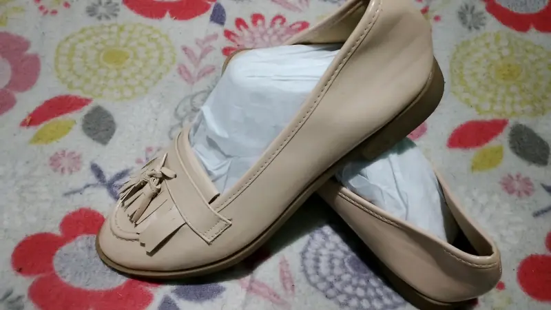 Mocasines nude con flecos 37.charol - 2