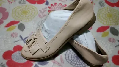 Mocasines  nude con flecos 37.charol - miniatura 2
