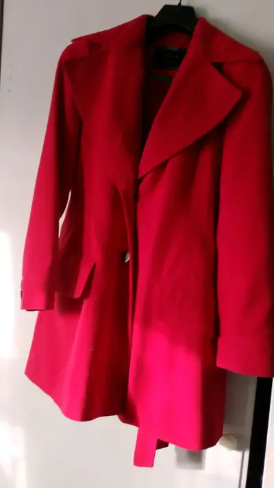 Abrigo rojo mujer elegante 40 - miniatura 1