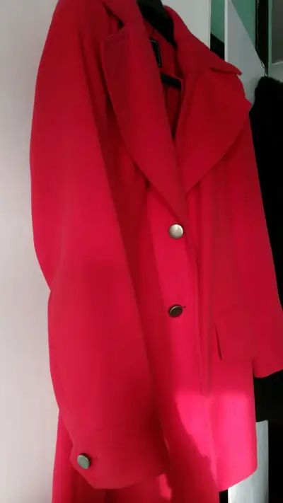 Abrigo rojo mujer elegante 40 - miniatura 2