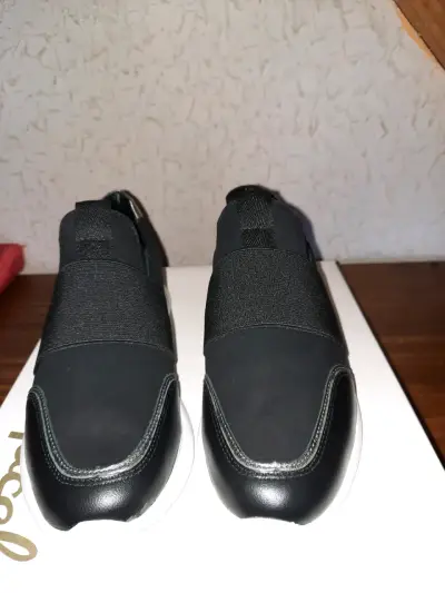 Zapatillas negras deportivas - miniatura 1