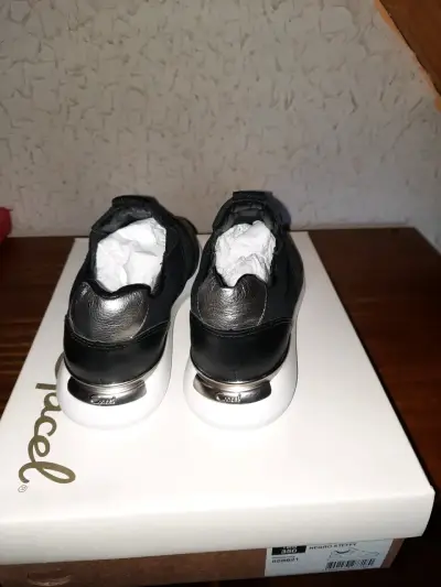 Zapatillas negras deportivas - miniatura 2