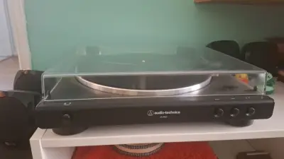 Tornamesa Audio-Technica negra - miniatura 2