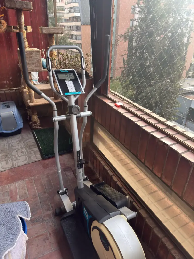 Elíptica de gimnasio en casa - 1