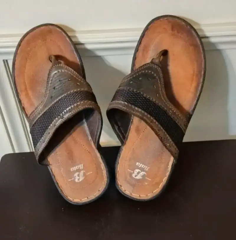 Sandalias de cuero marrón