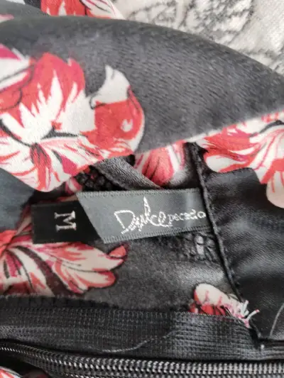 Blusa estampada floral negra - miniatura 2