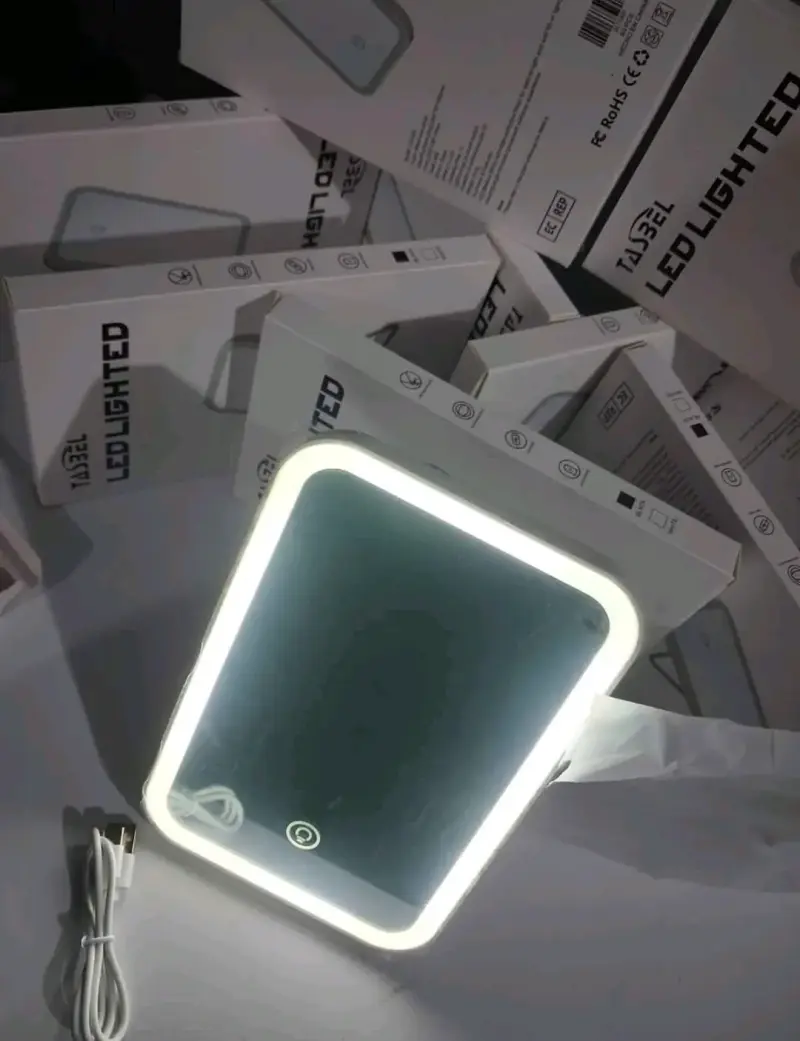 Espejo LED iluminado portátil
