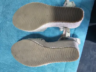 Sandalias plataforma piel de serpiente - miniatura 3