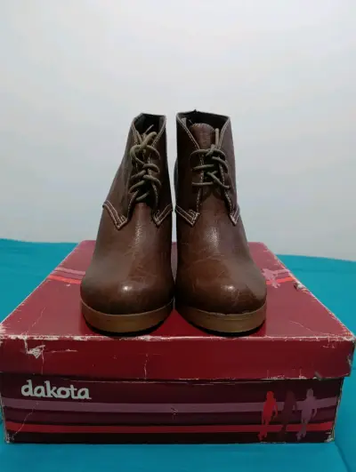 Botines de cuero café con tacón - miniatura 3
