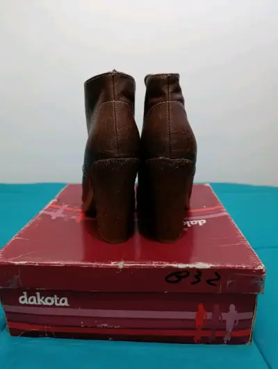 Botines de cuero café con tacón - miniatura 4