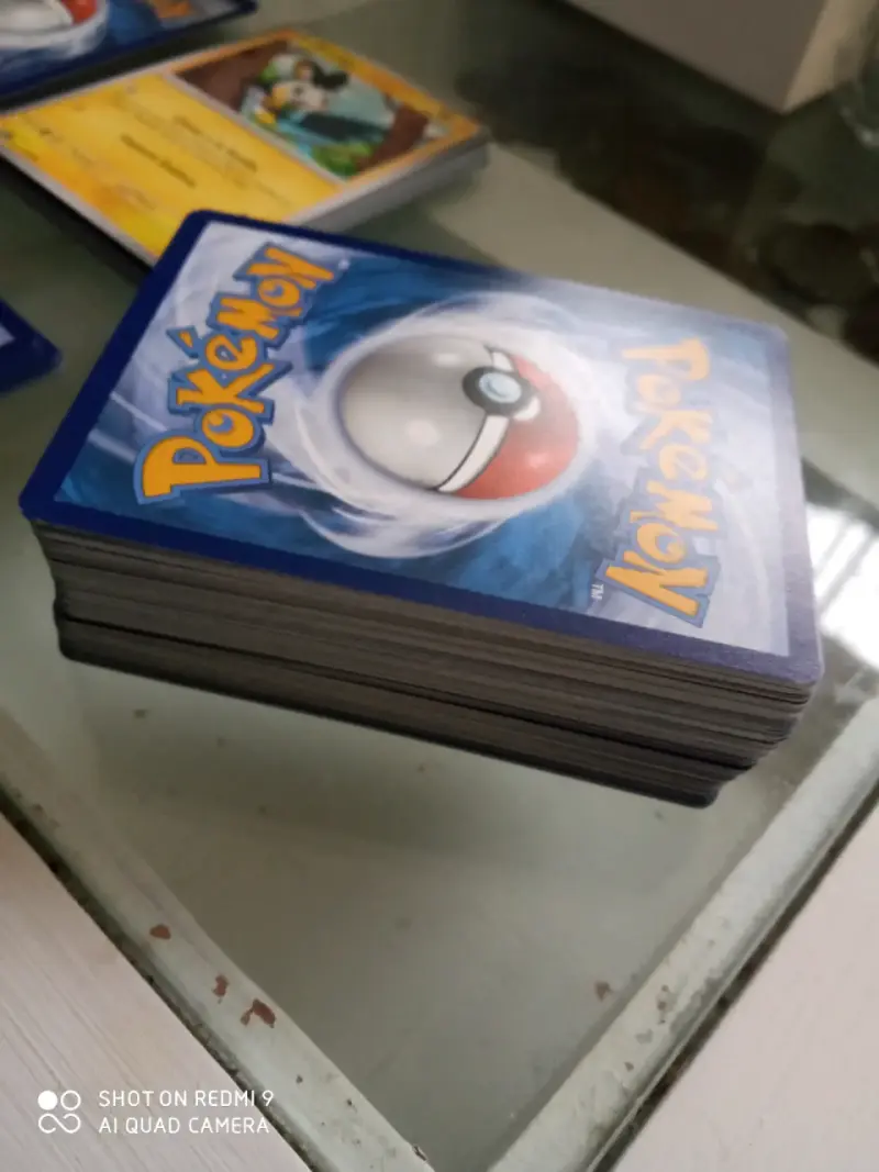 Carta Pokémon coleccionable - 4
