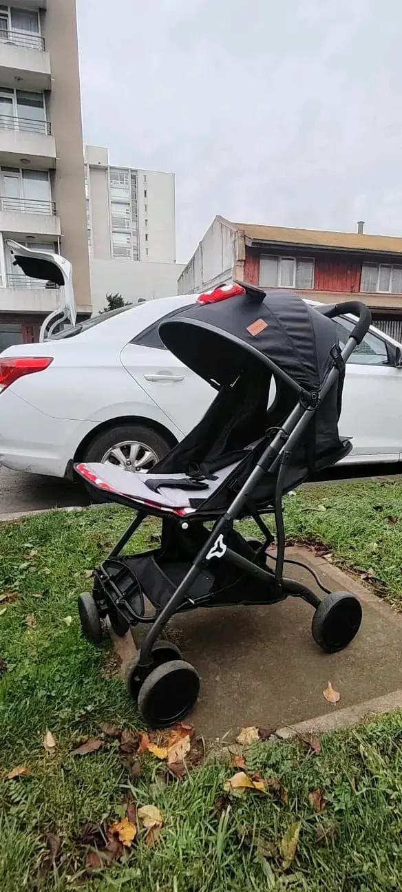 Coche de bebé negro usado - 2