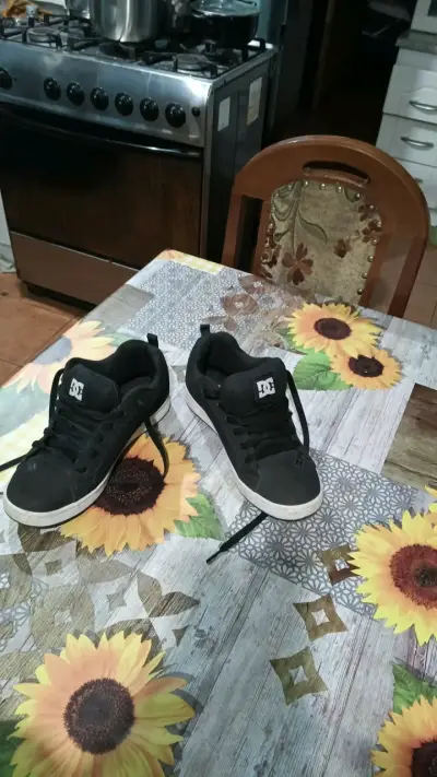 Zapatillas negras DC logo grande - miniatura 5