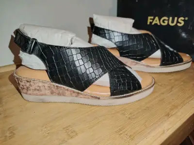 Sandalias negras Fagus con plataforma 37 - miniatura 1
