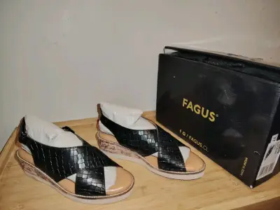 Sandalias negras Fagus con plataforma 37 - miniatura 2