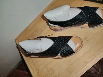 Sandalias negras Fagus con plataforma 37 - miniatura 3