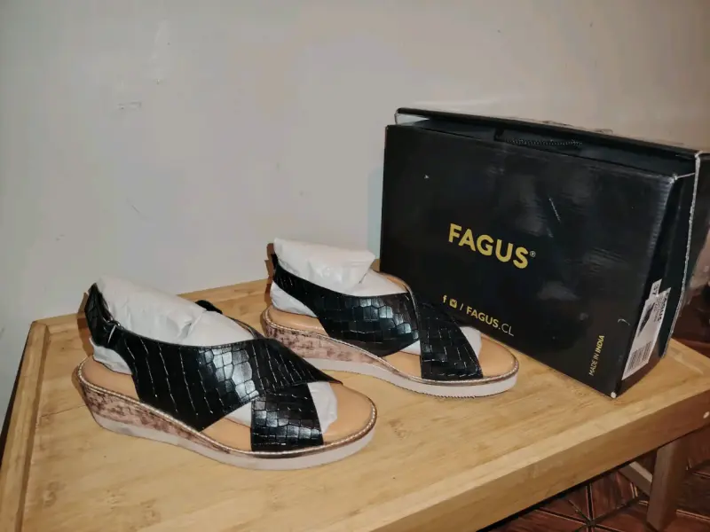 Sandalias negras Fagus con plataforma 37 - 5